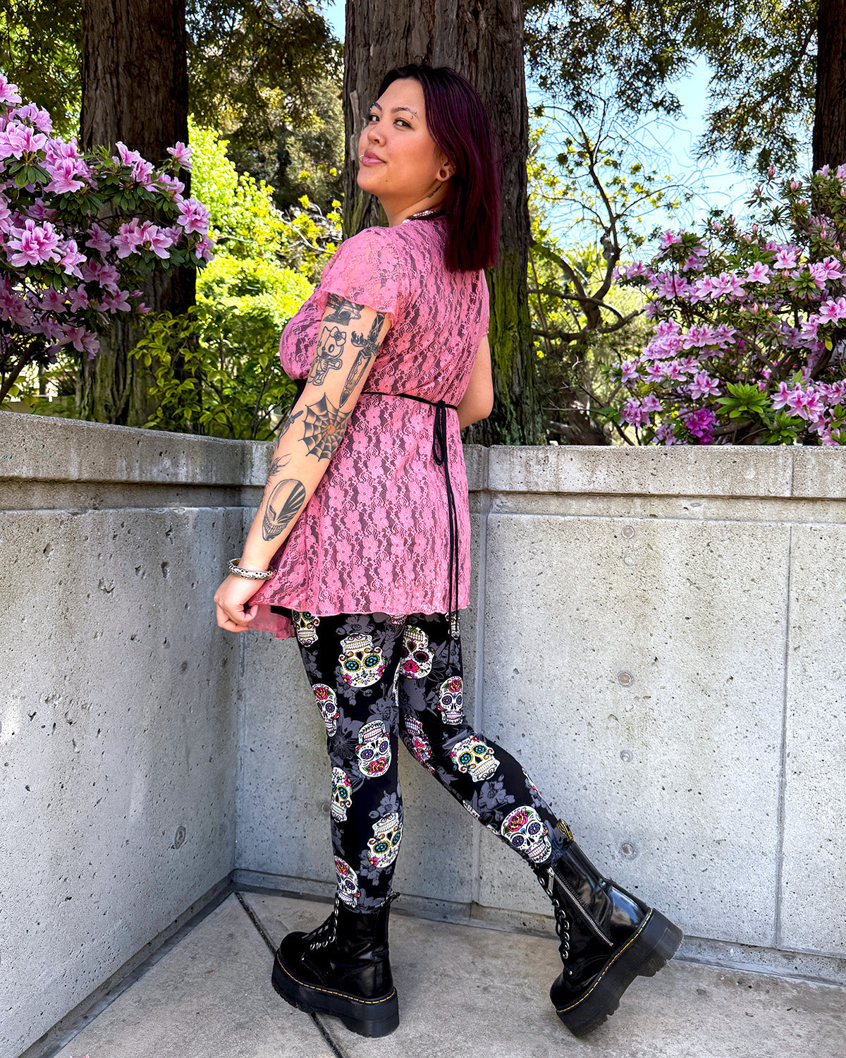 How to Accessorize Fun Leggings in Plus Size